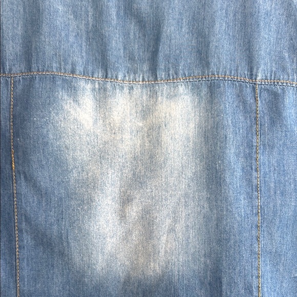 It Girl by Forever 21 Denim Button Down Shirt Women’s Size M Blue Long Sleeve - Picture 6 of 8